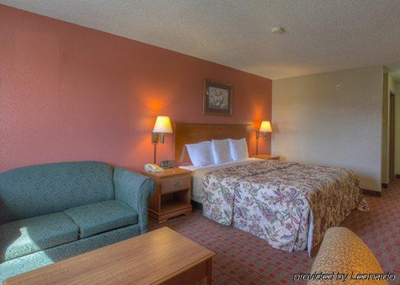 Quality Inn & Suites La Vergne Quarto foto