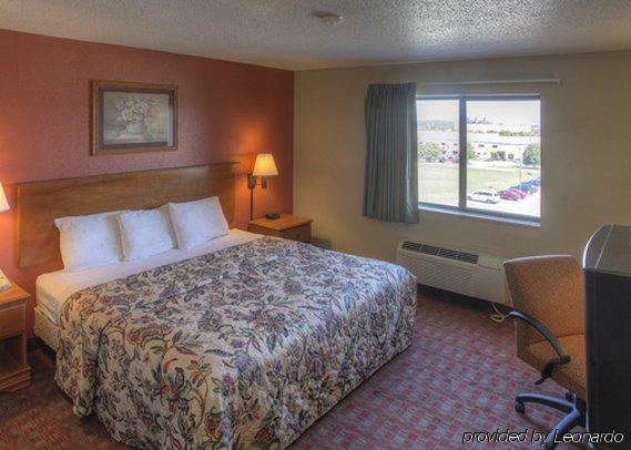 Quality Inn & Suites La Vergne Quarto foto