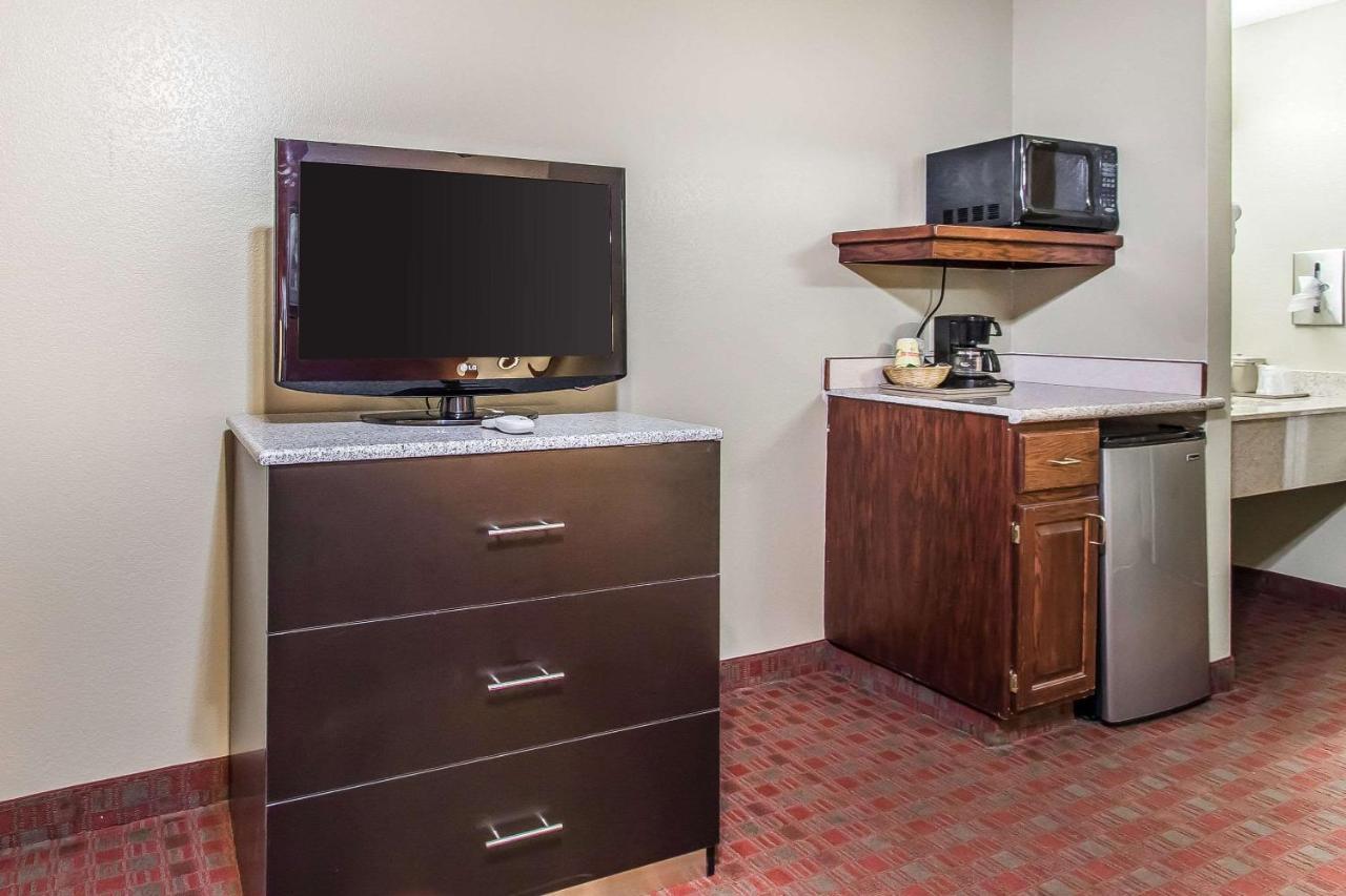 Quality Inn & Suites La Vergne Exterior foto