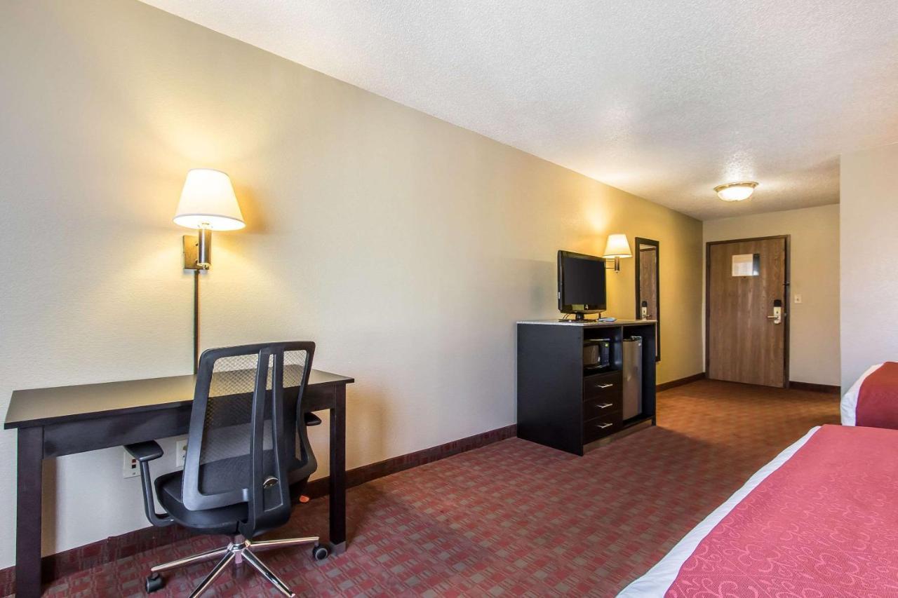 Quality Inn & Suites La Vergne Exterior foto