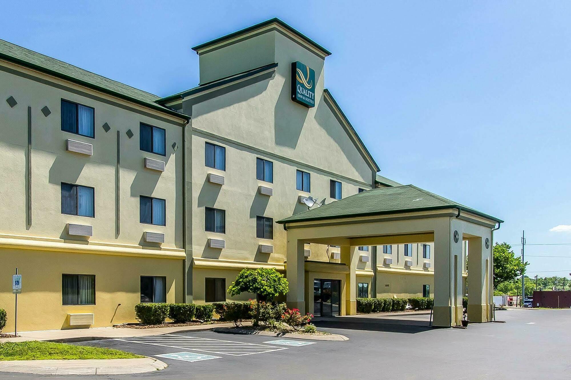 Quality Inn & Suites La Vergne Exterior foto