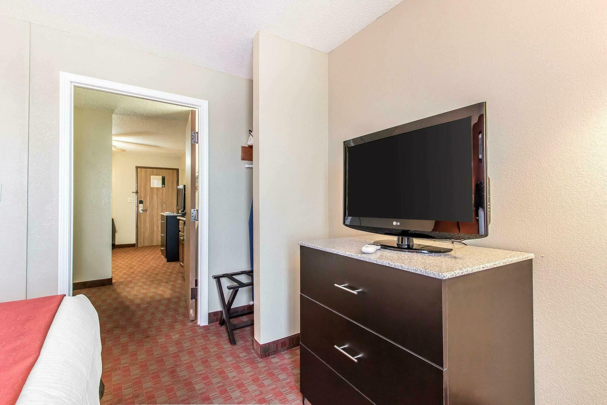 Quality Inn & Suites La Vergne Exterior foto