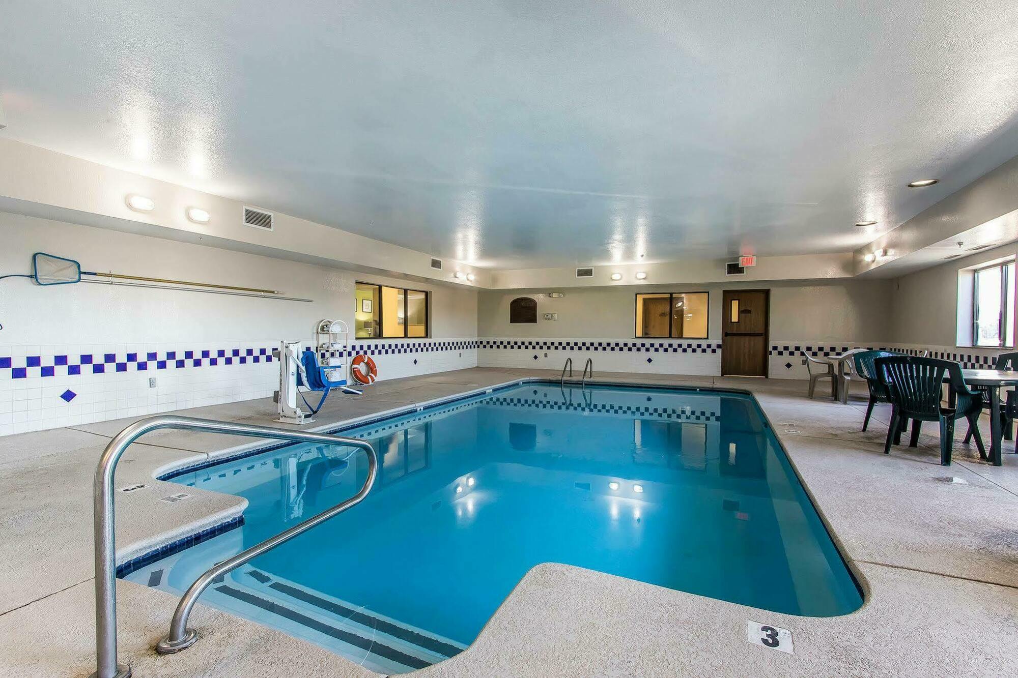 Quality Inn & Suites La Vergne Exterior foto